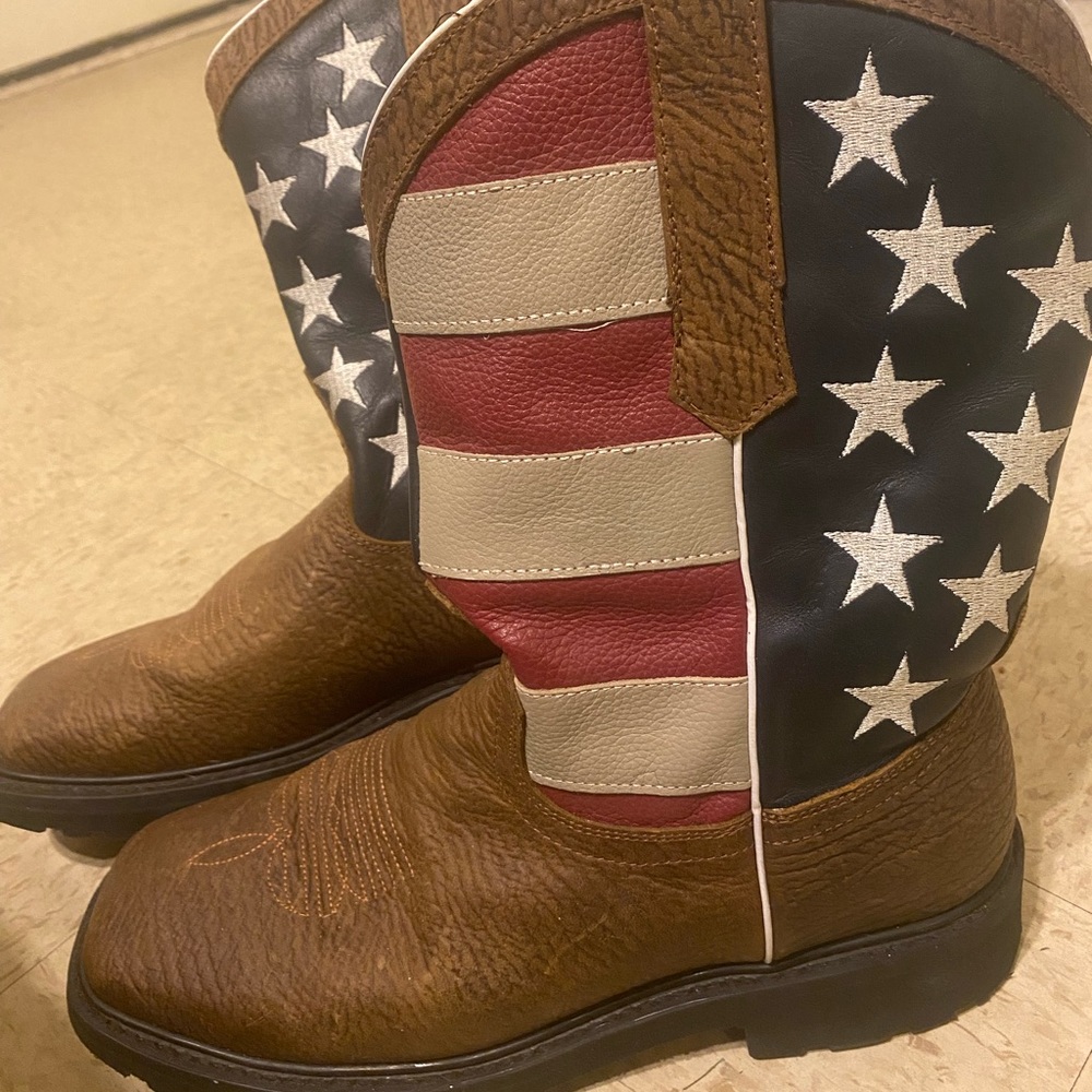 WORN TWICE- American flag boots, very comfortable. Size 10D Made in Mexico